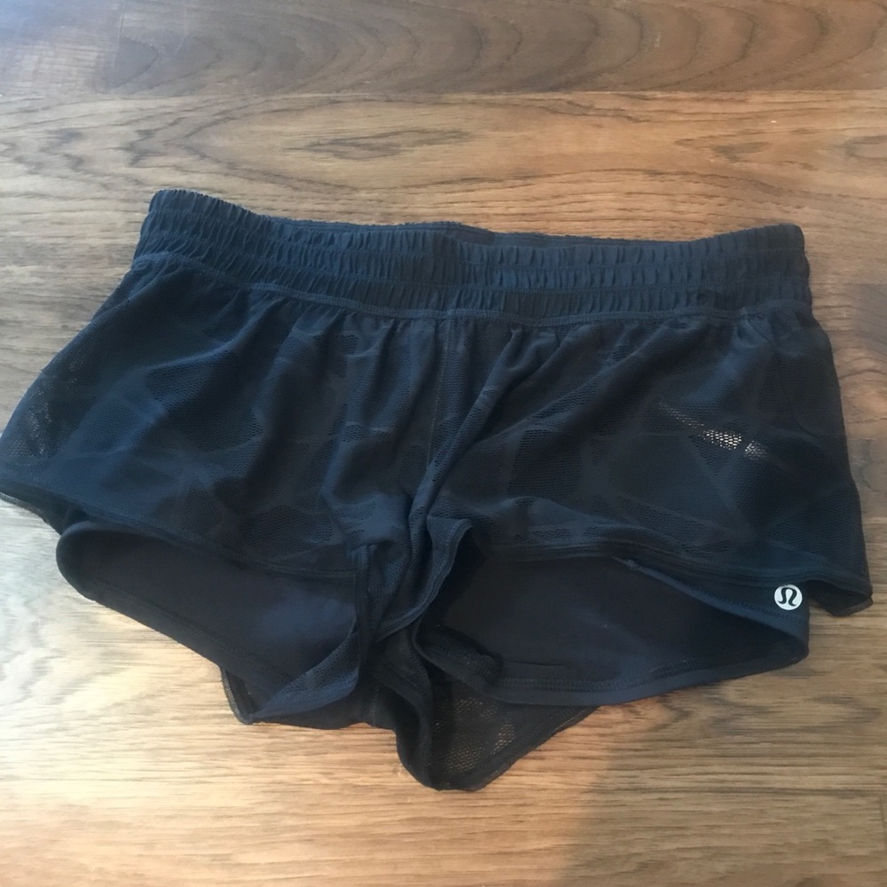 Lululemon City Sky Run By Shorts Size 6